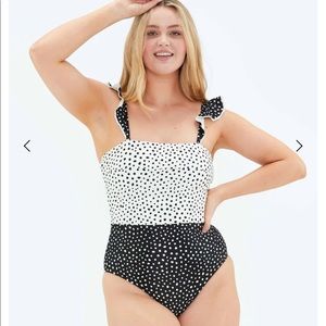 NWOT Summersalt Ruffle Oasis Swimsuit